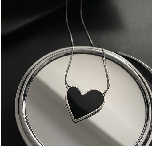 Collana a forma di Cuore Nero