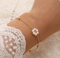Bracciale con fiore e perle di acqua dolce