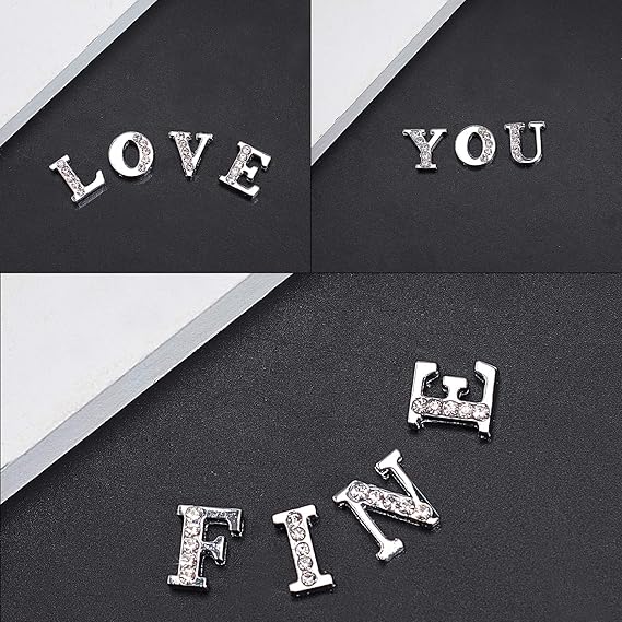 Bracciale con lettera e simboli