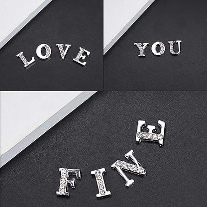 Bracciale con lettera e simboli